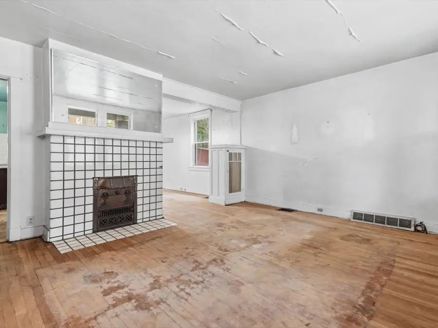 2337 Los Angeles Ave, Pittsburgh, PA 15216 - #2