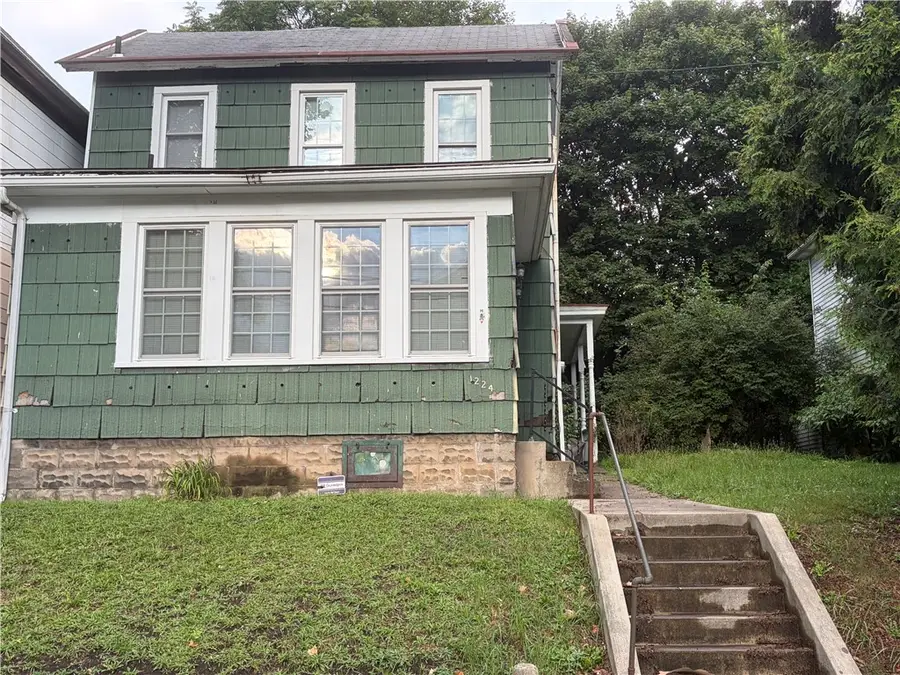 1224 4th Ave, Beaver Falls, PA 15010 - #2