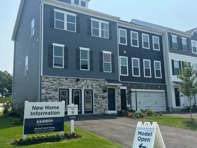 757 Olivia St, Pittsburgh, PA 15205 - #1