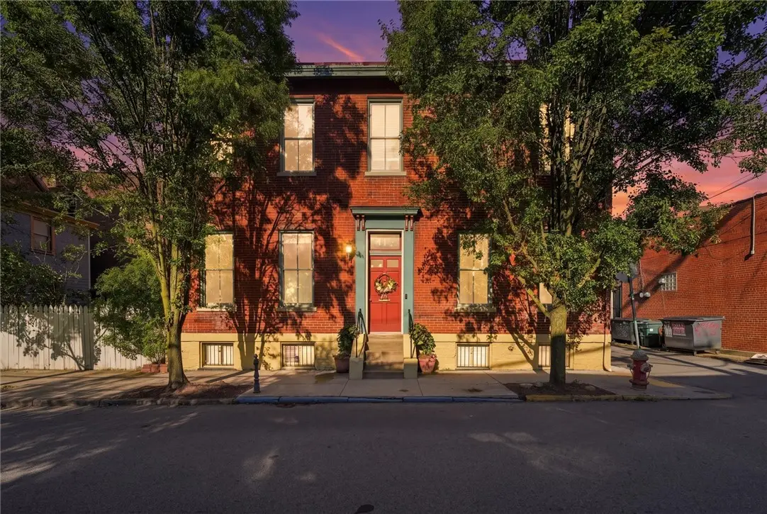 912 Galveston Ave, Pittsburgh, PA 15233 - #1