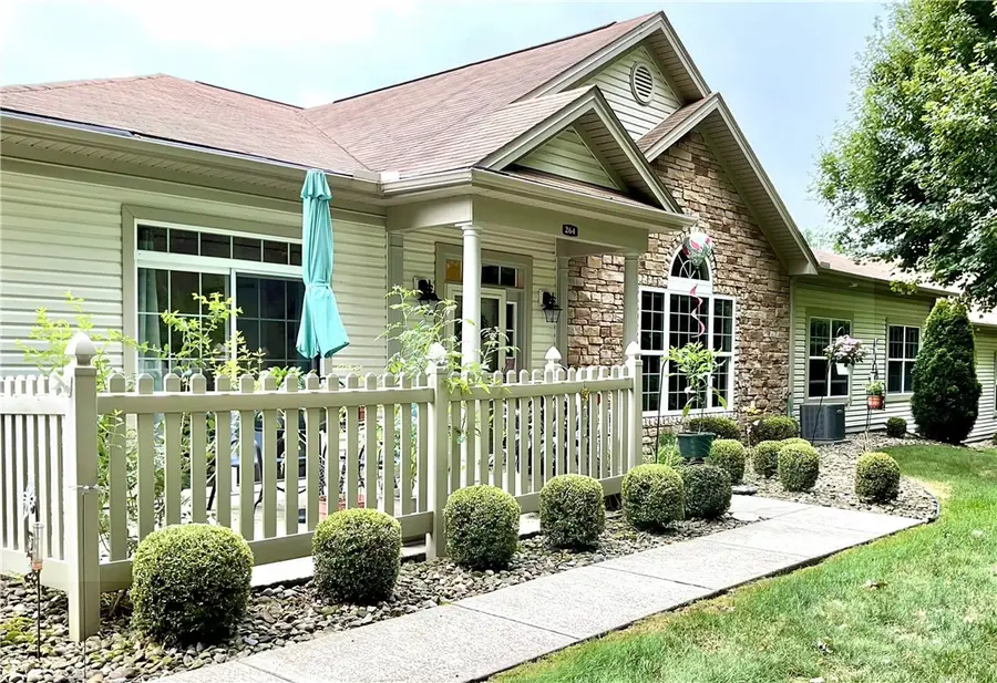 264 Stonegate Blvd, Hermitage, PA 16148 - #2