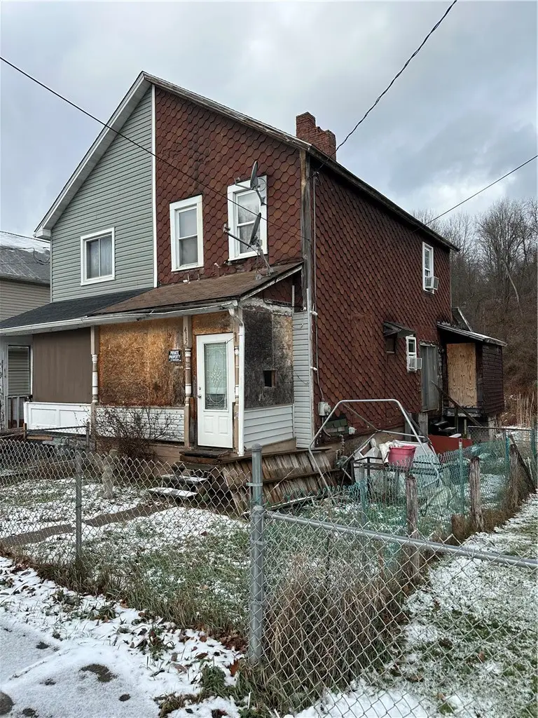 415 2nd St, Vestaburg, PA 15368 - #1