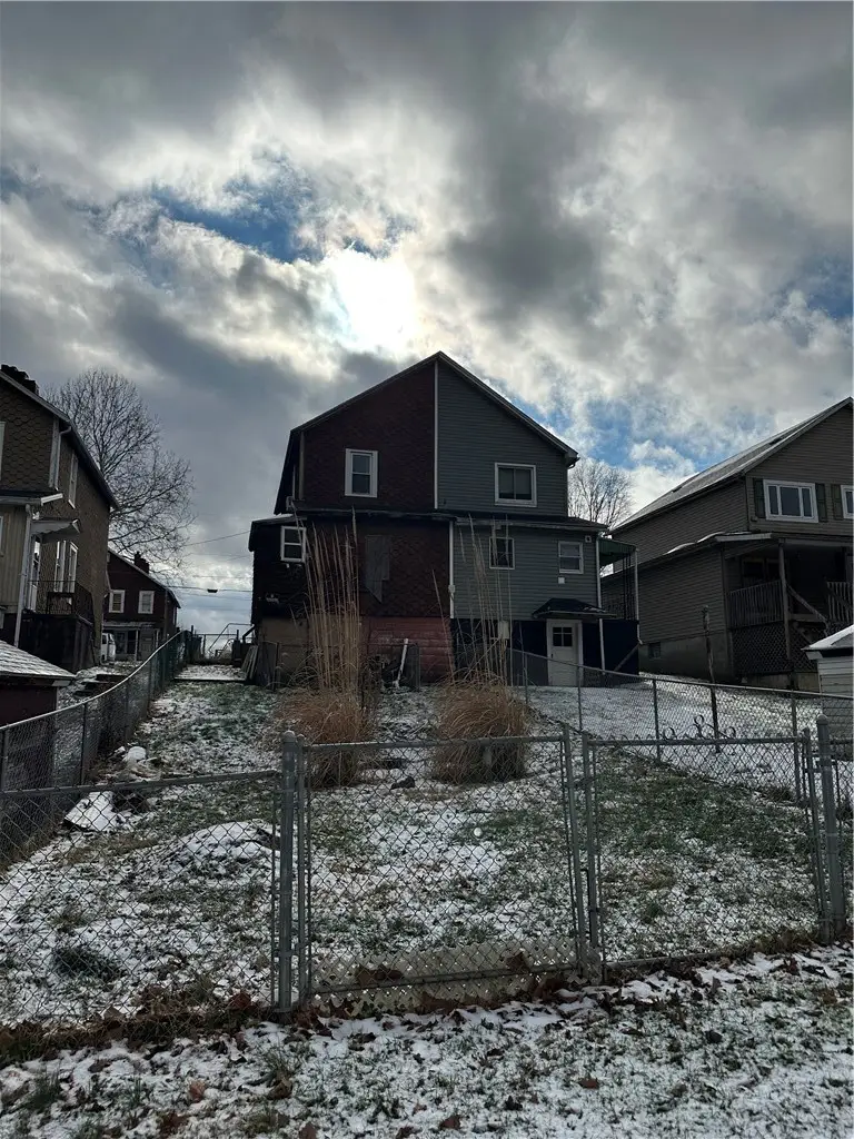 415 2nd St, Vestaburg, PA 15368 - #2