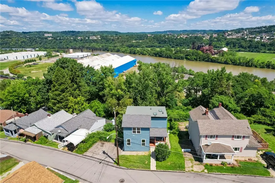 943 Hilltop St, Homestead, PA 15120 - #2