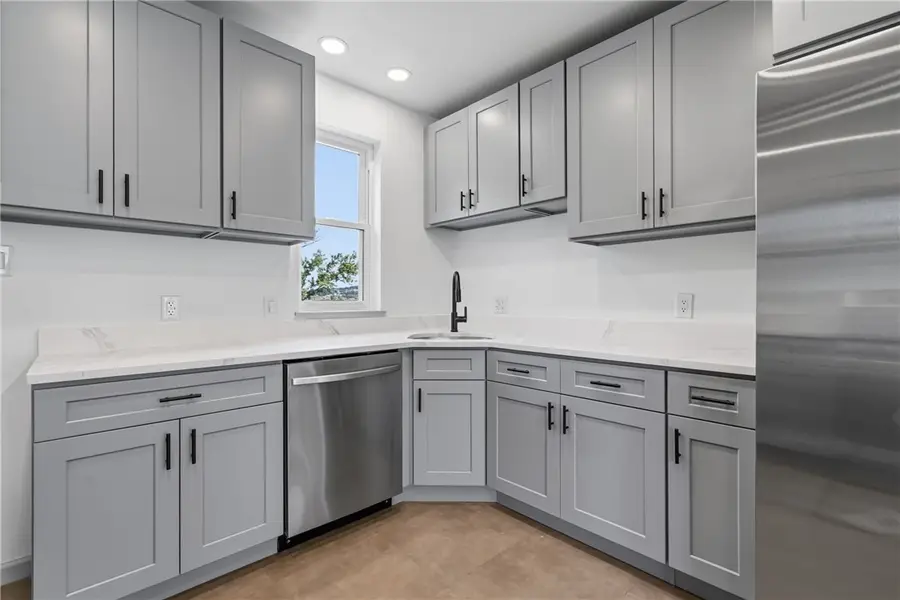943 Hilltop St, Homestead, PA 15120 - #3