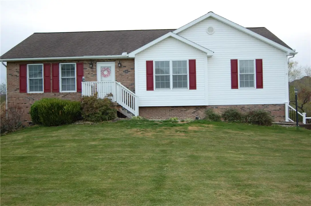 5 Blackberry Ln, Grove City, PA 16127 - #1