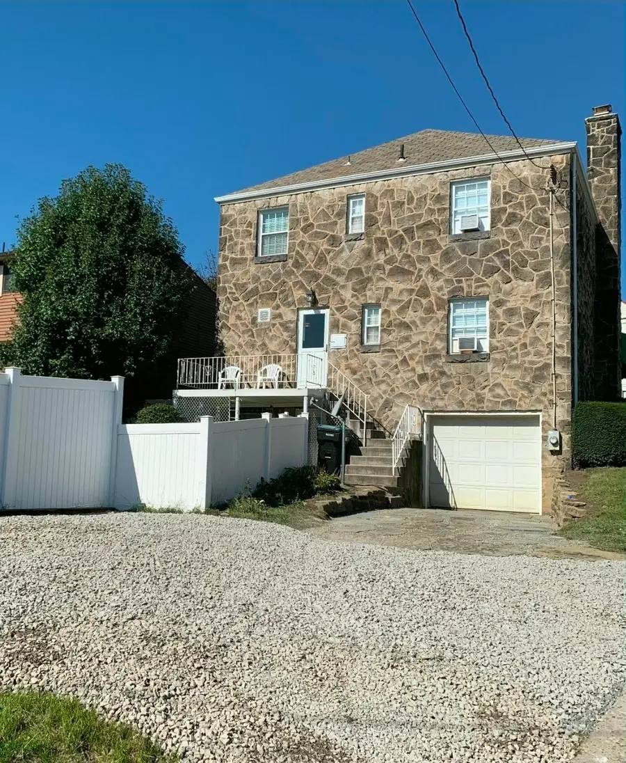 608 E 10th Avenue, Tarentum, PA 15084 - #2