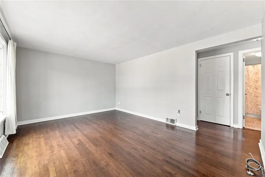6746 W Barivista Dr, Verona, PA 15147 - #3