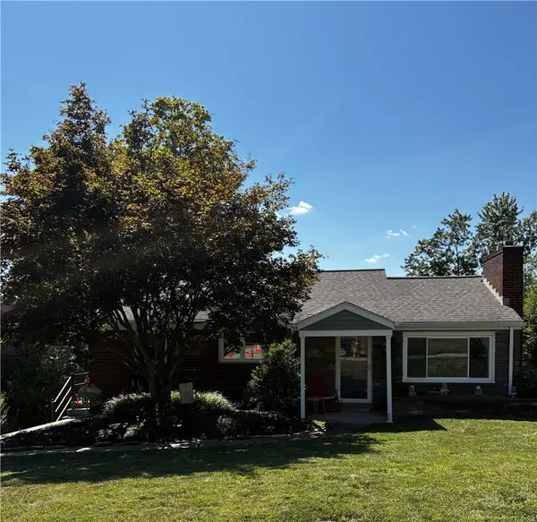 1242 Arrowood Dr, Pittsburgh, PA 15243