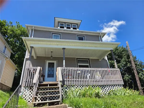 712 6th St, Ellwood City, PA 16117