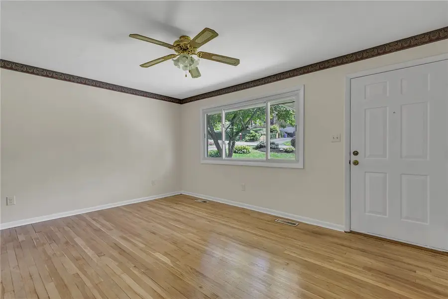 217 Greenwood Dr, New Brighton, PA 15066 - #3