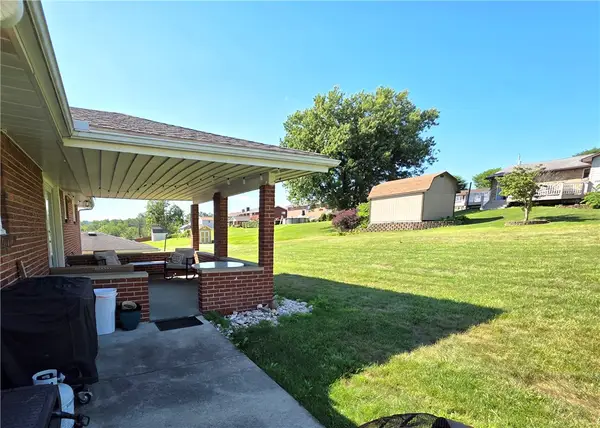 2638 Beverly Dr, Washington, PA 15301