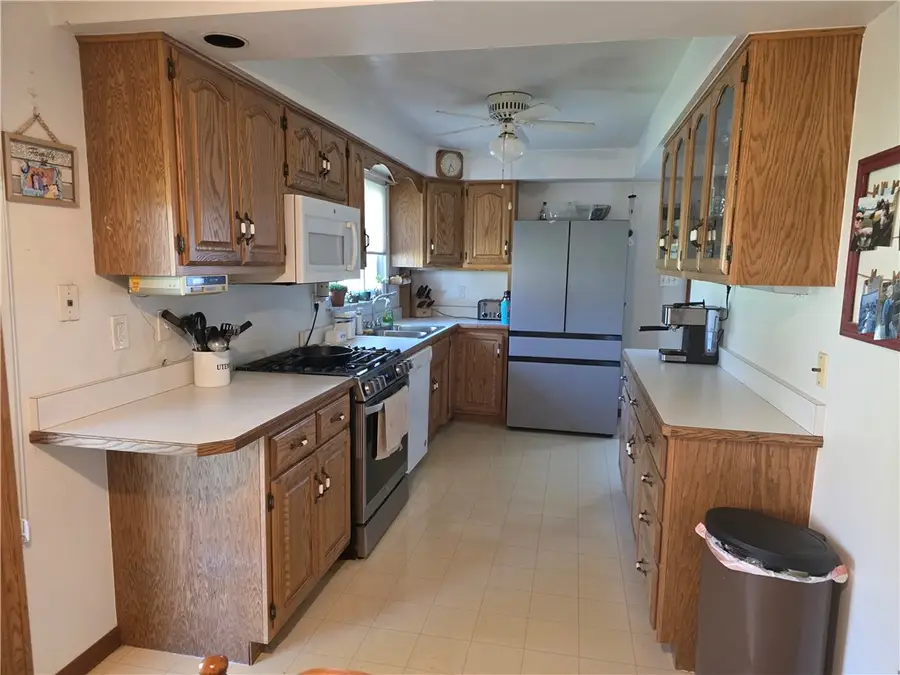 2638 Beverly Dr, Washington, PA 15301 - #3