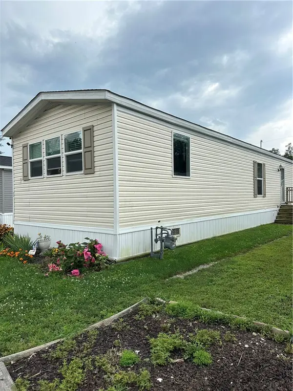 45 Hidden Valley Dr, Finleyville, PA 15332