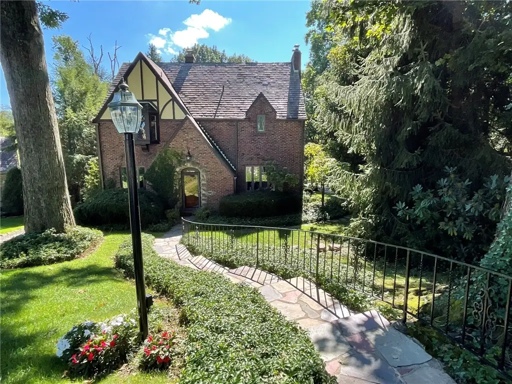 1080 Woodberry Rd, New Kensington, PA 15068 - #1