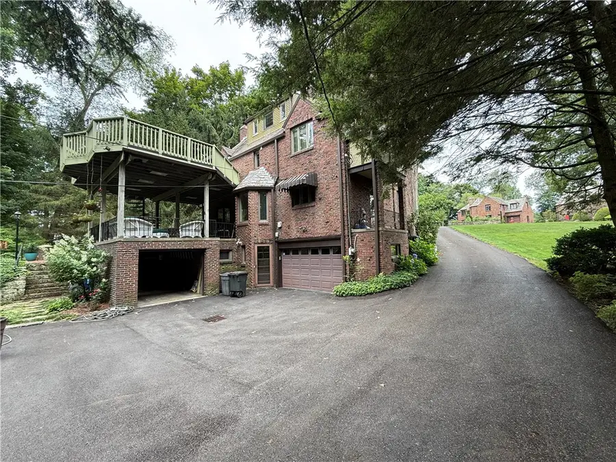 1080 Woodberry Rd, New Kensington, PA 15068 - #3