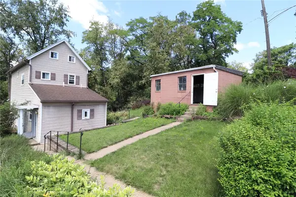 1303 Hancock St, North Braddock Boro, PA 15104
