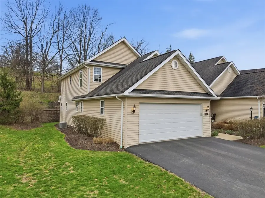 106 Westminster Dr, Pittsburgh, PA 15229 - #2