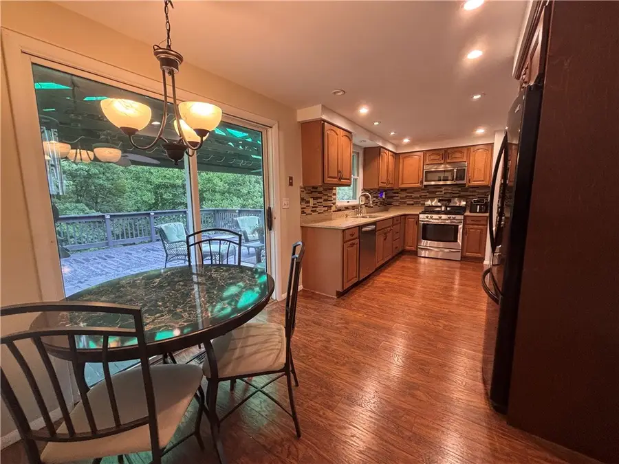 10232 Lavonne Dr, North Huntingdon, PA 15642 - #2