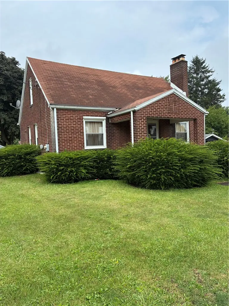 504 Indiana Ave, Farrell, PA 16121 - #1