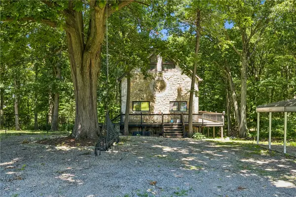145 1/2 Center Grange Rd, Aliquippa, PA 15001