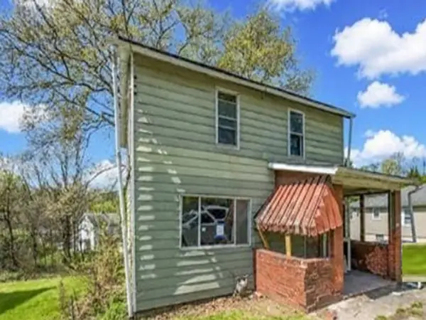 5042 Delehanty St, Pittsburgh, PA 15207