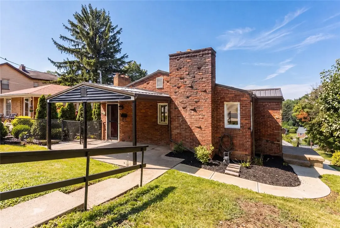 906 Lebanon Ave, Pittsburgh, PA 15234 - #1