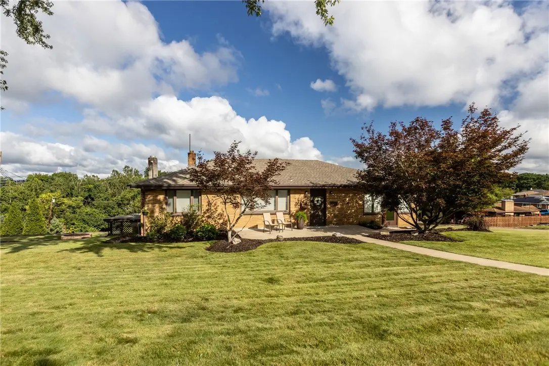 28 Lorraine Dr, Carnegie, PA 15106 - #1