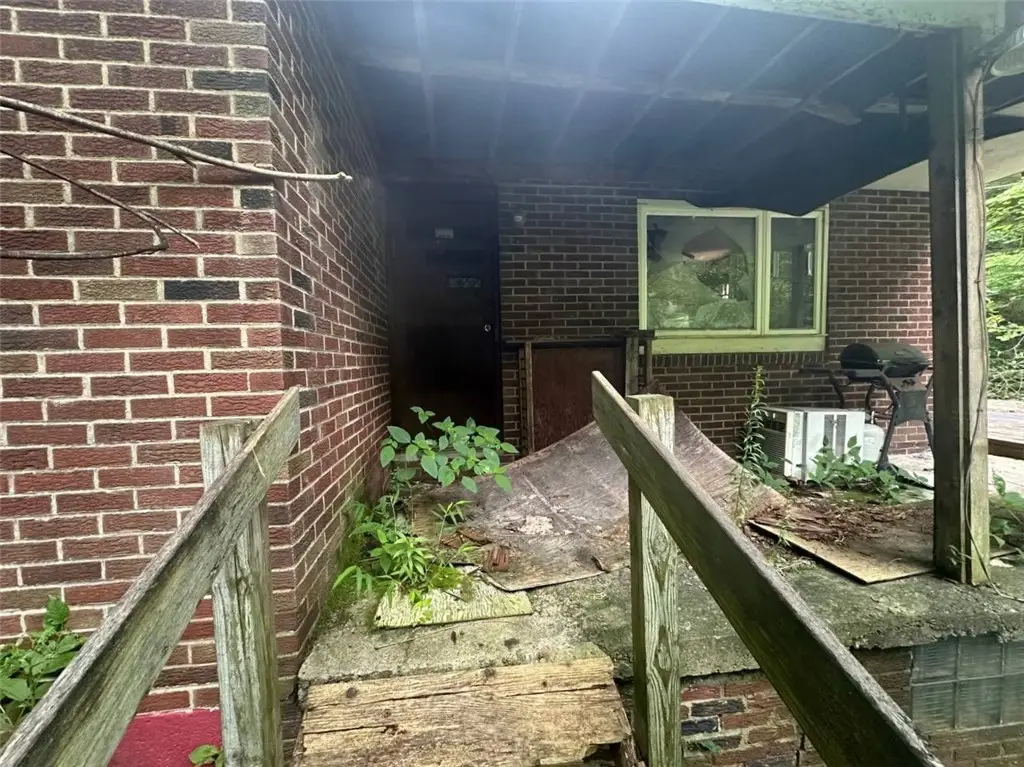 2031 Riddle Run Rd, Tarentum, PA 15084 - #1