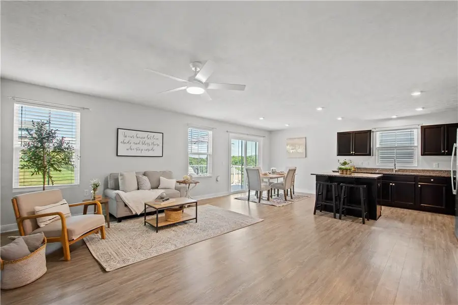 589 Birch Dr, Houston, PA 15342 - #2