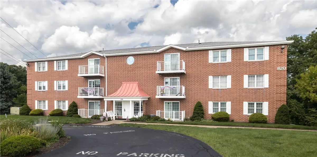 820 S Main St #303, Washington, PA 15301 - #1