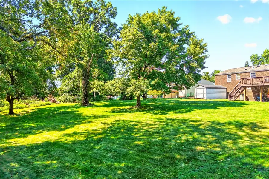 2018 Pembrook Dr, Glenshaw, PA 15116 - #3