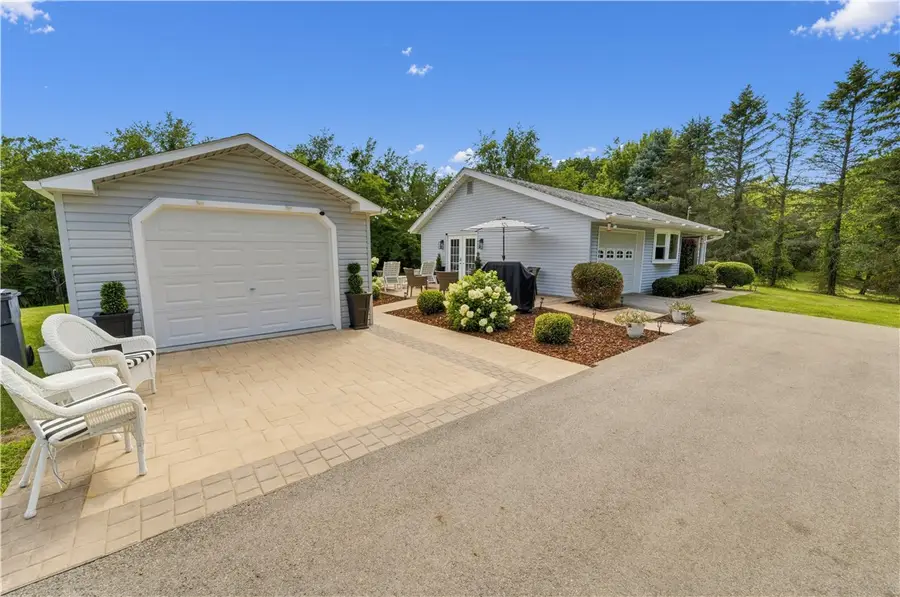 216 Hartzell Rd, Zelienople, PA 16063 - #2