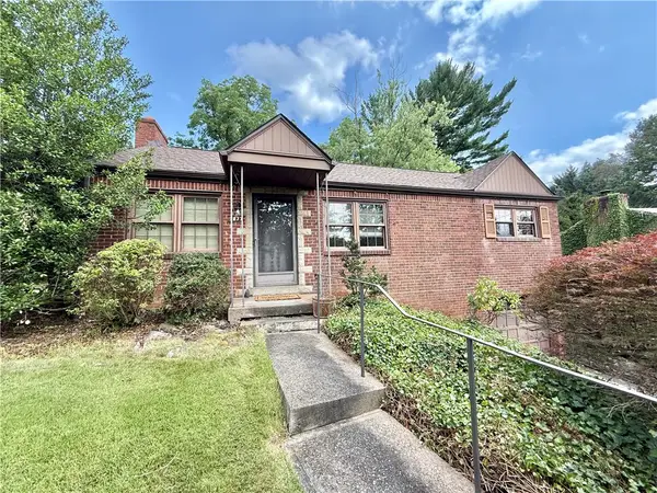 1027 Lindendale Dr, Pittsburgh, PA 15243