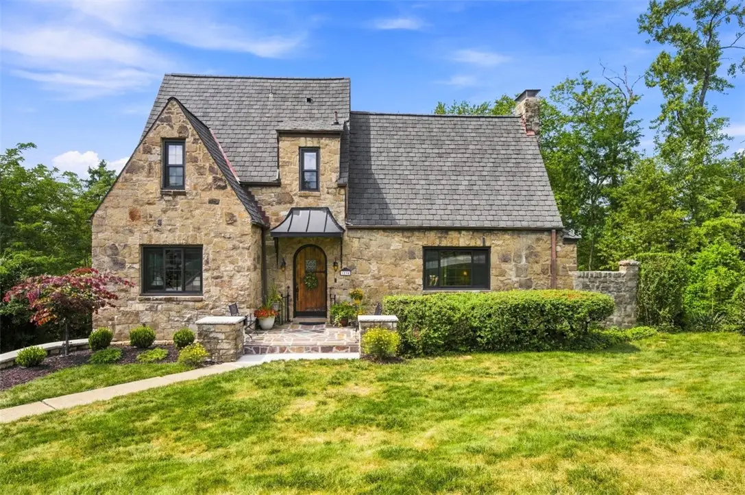 1134 Greenridge Ln, Pittsburgh, PA 15220 - #1