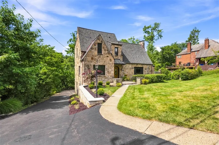 1134 Greenridge Ln, Pittsburgh, PA 15220 - #2