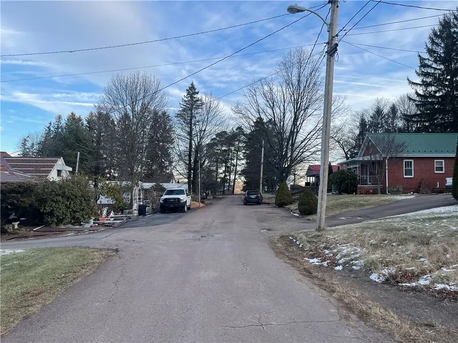 25 Gay St, Salisbury, PA 15558 - #2