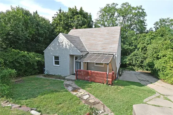 95 Long Dr, Pittsburgh, PA 15241