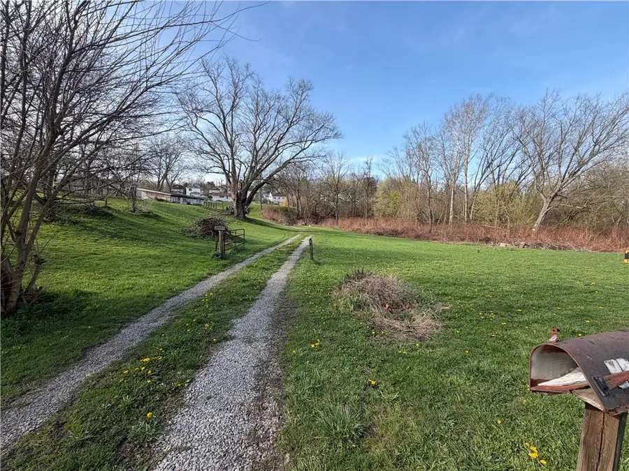 23 Hogsett Ln, Uniontown, PA 15401 - #2