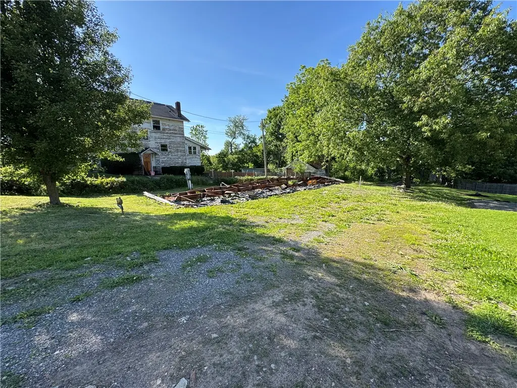 393 N Gallatin Ave, Uniontown, PA 15401 - #1