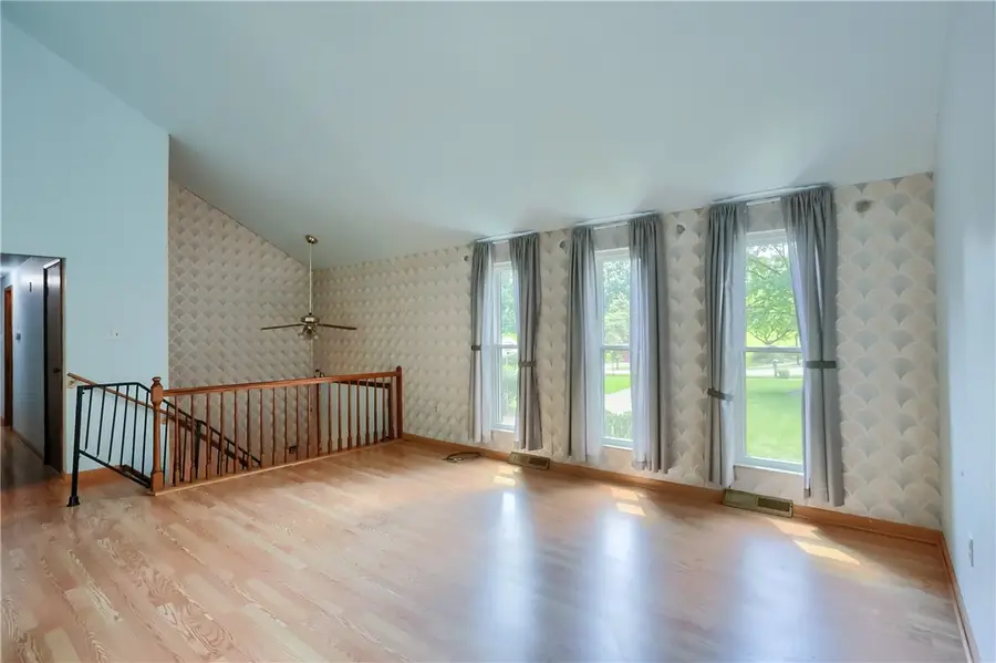 1557 Lenora Dr, Pittsburgh, PA 15237 - #3