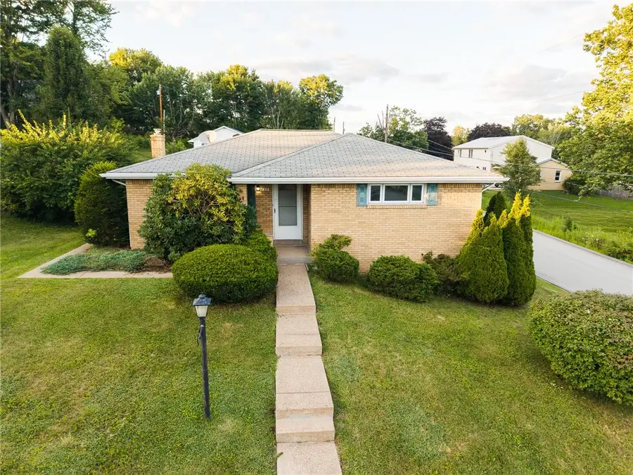 22 Levin Dr, Jeannette, PA 15644 - #2