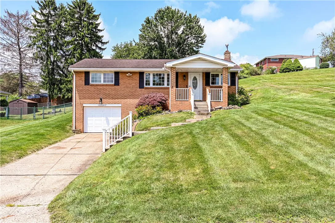 10547 Melrose Dr, North Huntingdon, PA 15642 - #1