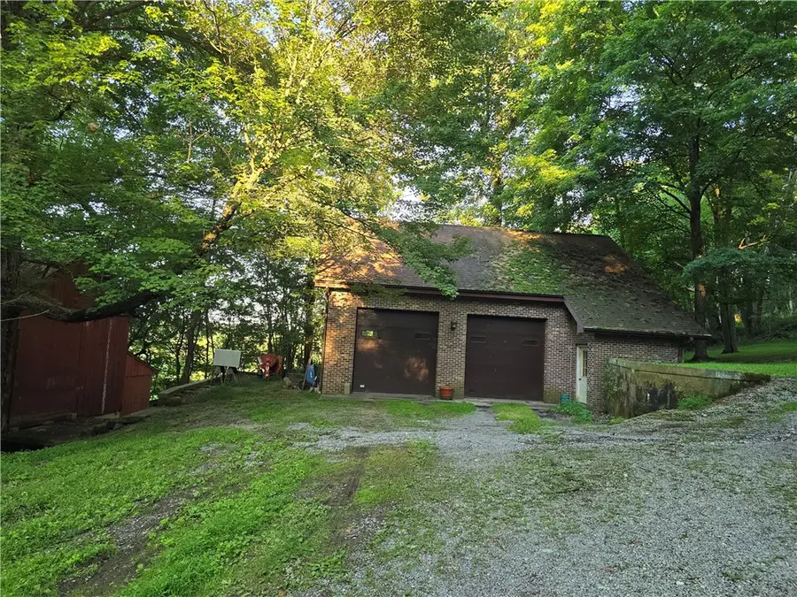350 Leisie Rd, Evans City, PA 16033 - #2