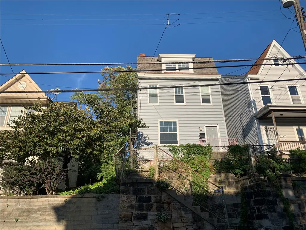 725 Clarissa St, Pittsburgh, PA 15219 - #1