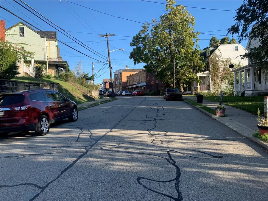 725 Clarissa St, Pittsburgh, PA 15219 - #2