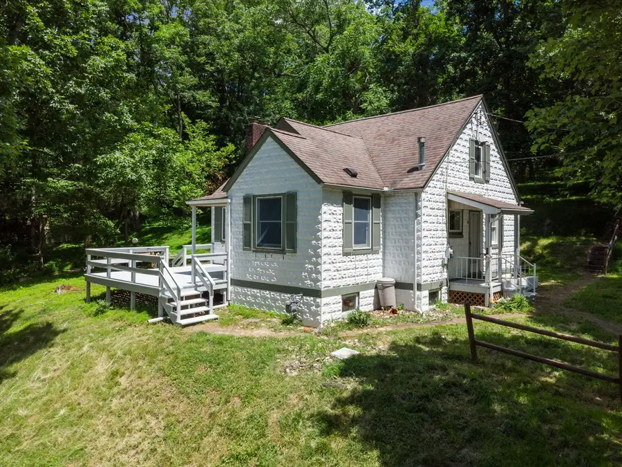 383 Lakeview Dr., Washington, PA 15301 - #2