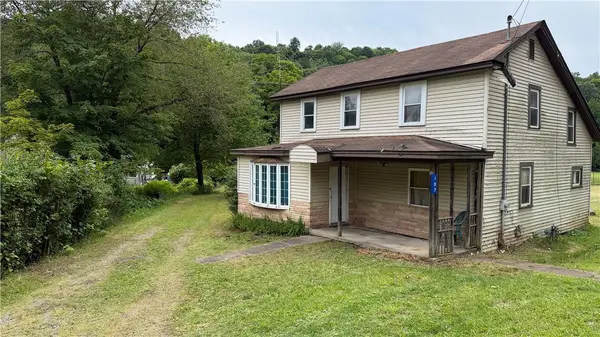 107 Kelly Station Rd, Ford City, PA 16226