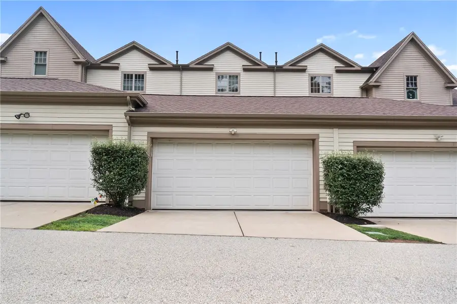 1661 Biltmore Ln, Pittsburgh, PA 15217 - #2