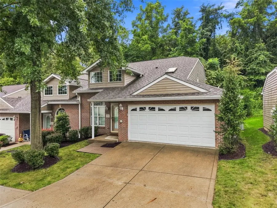 580 Newport Dr, Pittsburgh, PA 15235 - #2